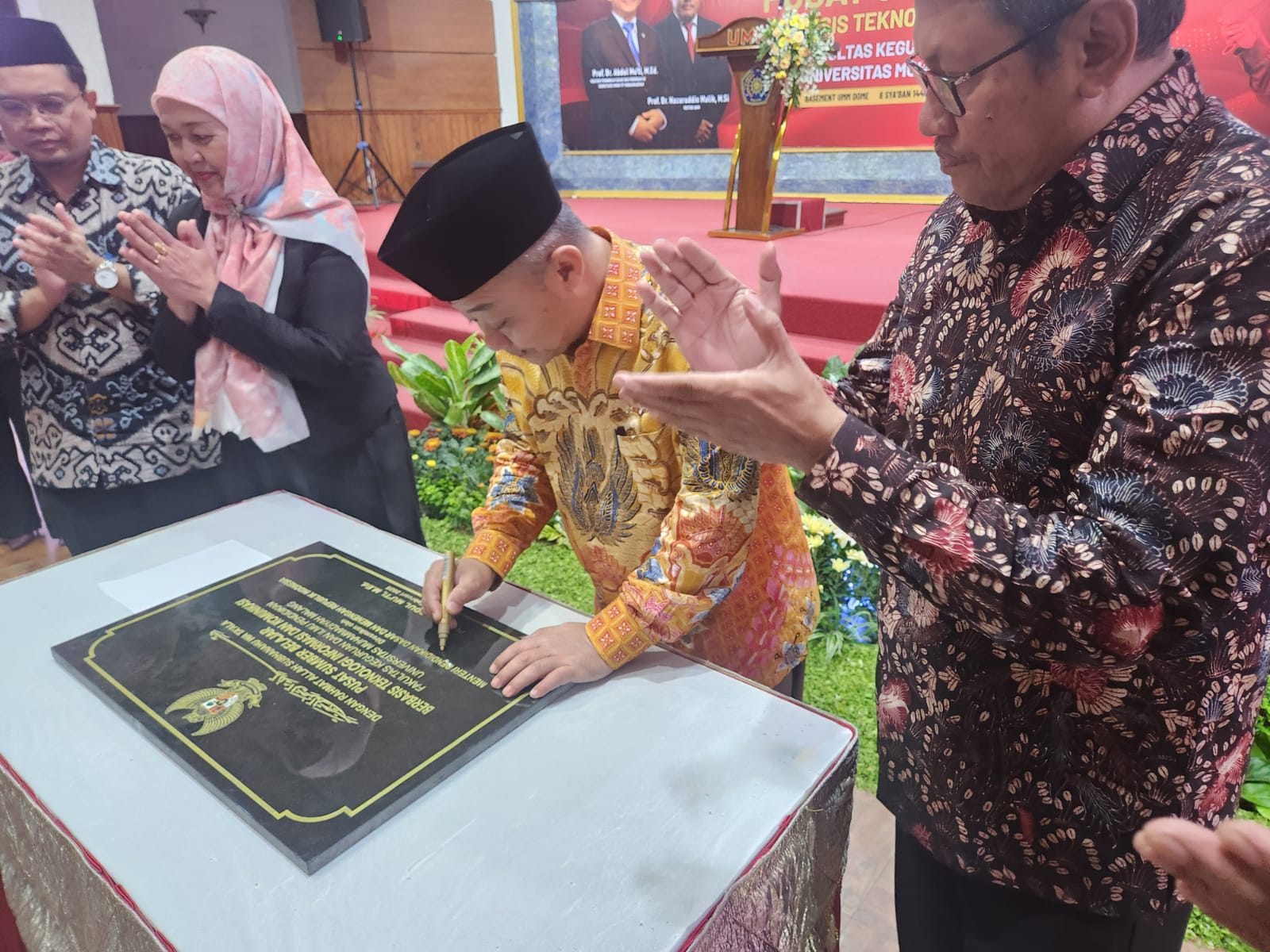 Resmikan Pusat Sumber Belajar Berbasis Teknologi, Mendikdasmen Ingatkan Peran Guru